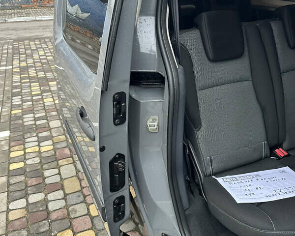 Сірий Рено Кєнгу, об'ємом двигуна 1.5 л та пробігом 179 тис. км за 12999 $, фото 22 на Automoto.ua