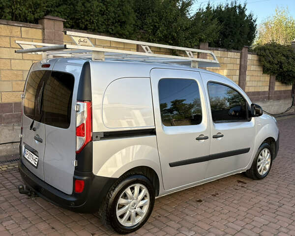 Рено Кенгу 2015 в Запорожье на Automoto.ua Серый Рено Кенгу, объемом двигателя 1.46 л и пробегом 289 тыс. км за 9999 $, фото 4 на Automoto.ua