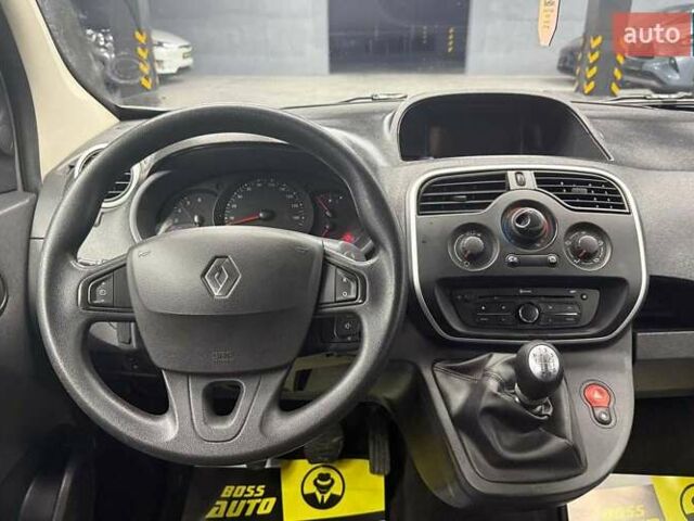 Серый Рено Кенгу, объемом двигателя 1.46 л и пробегом 271 тыс. км за 14450 $, фото 10 на Automoto.ua