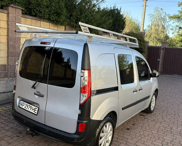 Рено Кенгу 2015 в Запорожье на Automoto.ua Серый Рено Кенгу, объемом двигателя 1.46 л и пробегом 289 тыс. км за 9999 $, фото 5 на Automoto.ua