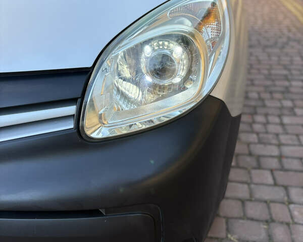 Рено Кенгу 2015 в Запорожье на Automoto.ua Серый Рено Кенгу, объемом двигателя 1.46 л и пробегом 289 тыс. км за 9999 $, фото 9 на Automoto.ua