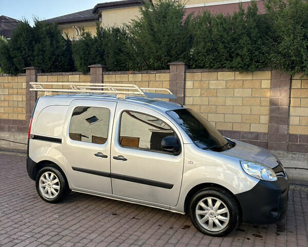 Рено Кенгу 2015 в Запорожье на Automoto.ua Серый Рено Кенгу, объемом двигателя 1.46 л и пробегом 289 тыс. км за 9999 $, фото 3 на Automoto.ua