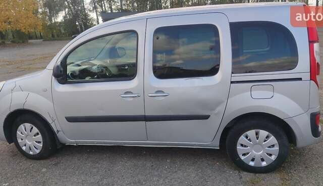 Серый Рено Кенгу, объемом двигателя 1.5 л и пробегом 247 тыс. км за 11300 $, фото 5 на Automoto.ua