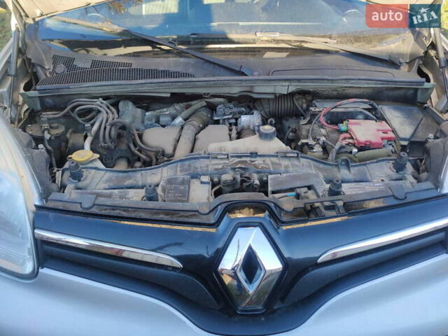 Серый Рено Кенгу, объемом двигателя 1.5 л и пробегом 247 тыс. км за 11300 $, фото 10 на Automoto.ua