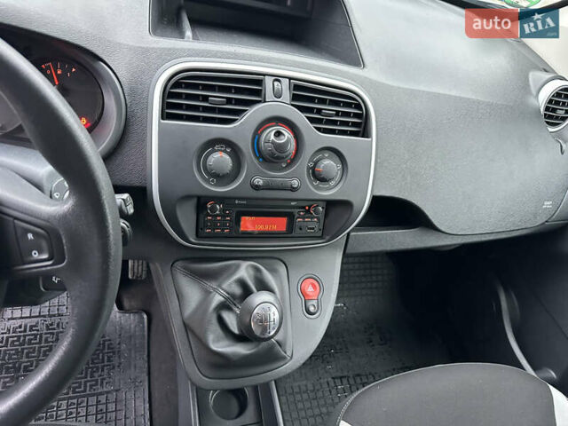 Сірий Рено Кєнгу, об'ємом двигуна 1.5 л та пробігом 179 тис. км за 12999 $, фото 11 на Automoto.ua