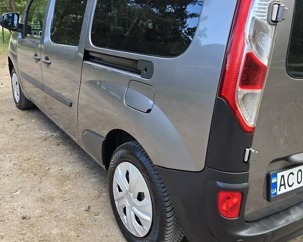 Серый Рено Кенгу, объемом двигателя 1.46 л и пробегом 154 тыс. км за 12399 $, фото 1 на Automoto.ua
