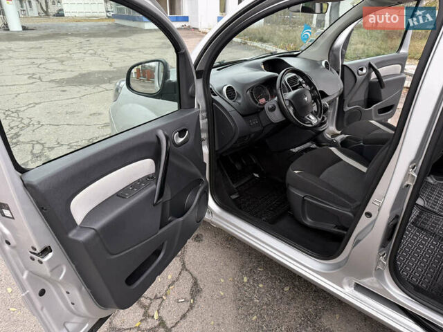 Серый Рено Кенгу, объемом двигателя 1.5 л и пробегом 196 тыс. км за 12999 $, фото 61 на Automoto.ua