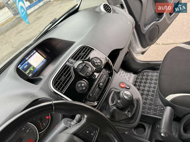 Серый Рено Кенгу, объемом двигателя 1.5 л и пробегом 196 тыс. км за 12999 $, фото 59 на Automoto.ua