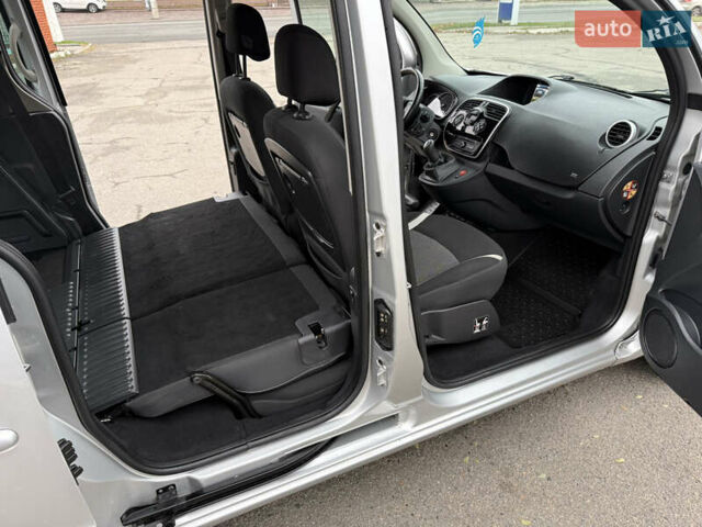 Серый Рено Кенгу, объемом двигателя 1.5 л и пробегом 196 тыс. км за 12999 $, фото 94 на Automoto.ua