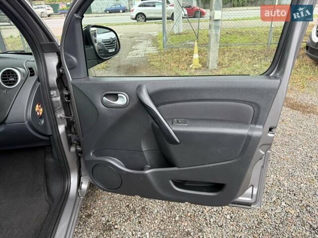 Рено Кенгу 2016 в Одессе на Automoto.ua Серый Рено Кенгу, объемом двигателя 1.5 л и пробегом 156 тыс. км за 13650 $, фото 41 на Automoto.ua