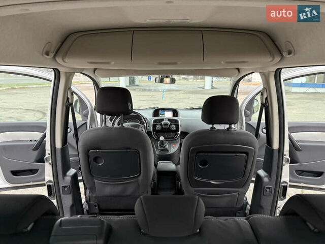 Серый Рено Кенгу, объемом двигателя 1.5 л и пробегом 196 тыс. км за 12999 $, фото 80 на Automoto.ua