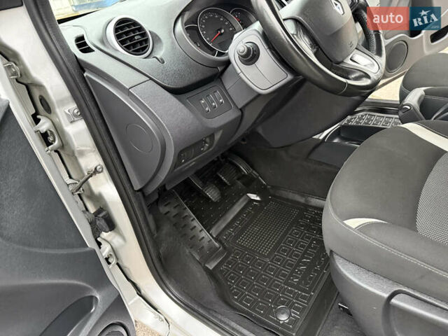 Серый Рено Кенгу, объемом двигателя 1.5 л и пробегом 196 тыс. км за 12999 $, фото 100 на Automoto.ua