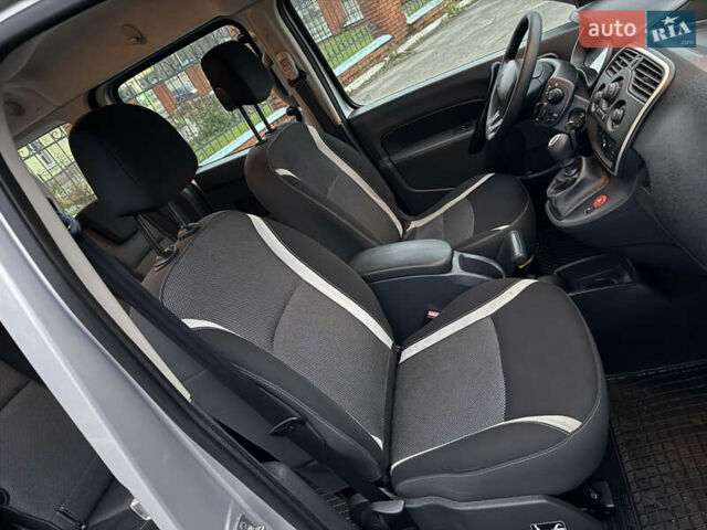 Серый Рено Кенгу, объемом двигателя 1.5 л и пробегом 172 тыс. км за 12999 $, фото 48 на Automoto.ua