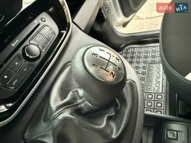 Серый Рено Кенгу, объемом двигателя 1.5 л и пробегом 196 тыс. км за 12999 $, фото 76 на Automoto.ua