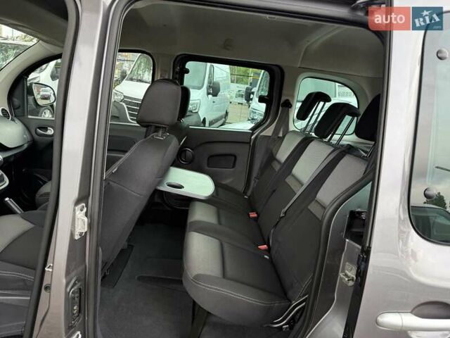 Рено Кенгу 2016 в Одессе на Automoto.ua Серый Рено Кенгу, объемом двигателя 1.5 л и пробегом 156 тыс. км за 13650 $, фото 30 на Automoto.ua