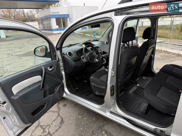 Серый Рено Кенгу, объемом двигателя 1.5 л и пробегом 196 тыс. км за 12999 $, фото 72 на Automoto.ua