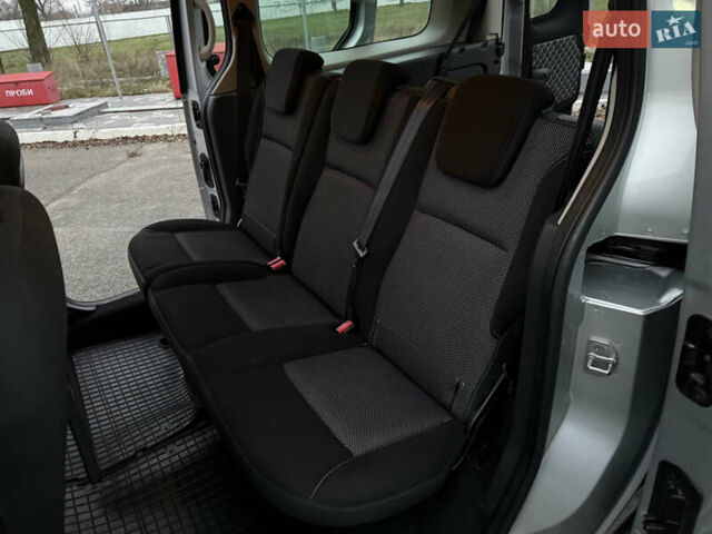 Серый Рено Кенгу, объемом двигателя 1.5 л и пробегом 172 тыс. км за 12999 $, фото 55 на Automoto.ua