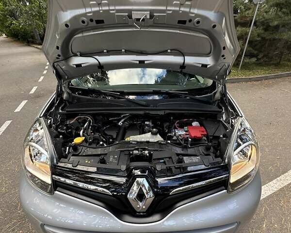 Рено Кєнгу 2016 у Буче на Automoto.ua Сірий Рено Кєнгу, об'ємом двигуна 1.5 л та пробігом 196 тис. км за 13500 $, фото 38 на Automoto.ua