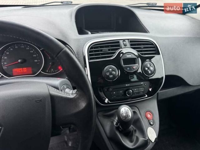 Серый Рено Кенгу, объемом двигателя 1.46 л и пробегом 203 тыс. км за 13200 $, фото 13 на Automoto.ua
