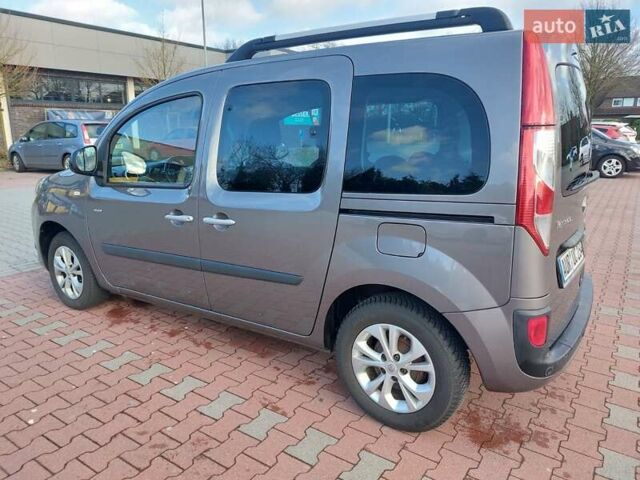 Серый Рено Кенгу, объемом двигателя 0 л и пробегом 250 тыс. км за 7500 $, фото 1 на Automoto.ua