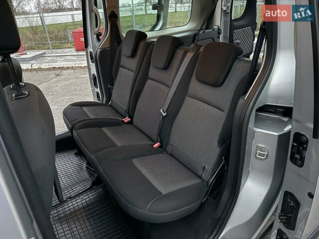 Серый Рено Кенгу, объемом двигателя 1.5 л и пробегом 172 тыс. км за 12999 $, фото 6 на Automoto.ua