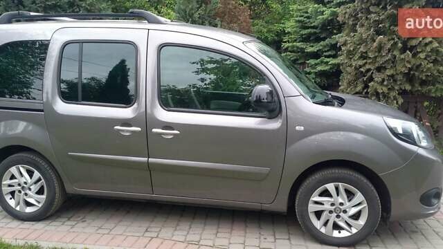 Серый Рено Кенгу, объемом двигателя 1.2 л и пробегом 126 тыс. км за 8900 $, фото 3 на Automoto.ua