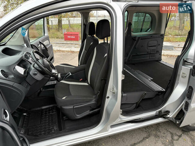 Серый Рено Кенгу, объемом двигателя 1.5 л и пробегом 196 тыс. км за 12999 $, фото 89 на Automoto.ua