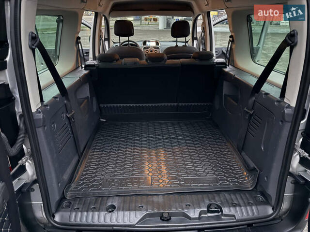 Серый Рено Кенгу, объемом двигателя 1.5 л и пробегом 172 тыс. км за 12999 $, фото 7 на Automoto.ua