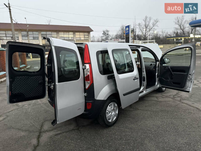 Серый Рено Кенгу, объемом двигателя 1.5 л и пробегом 172 тыс. км за 12999 $, фото 84 на Automoto.ua