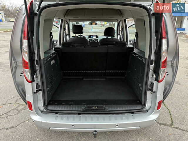 Серый Рено Кенгу, объемом двигателя 1.5 л и пробегом 196 тыс. км за 12999 $, фото 79 на Automoto.ua