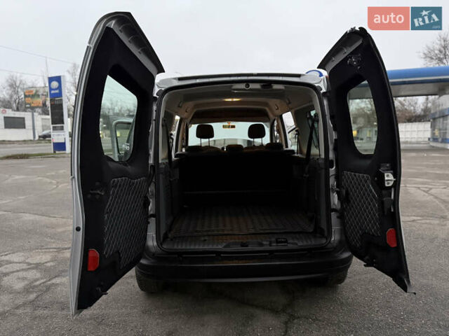 Серый Рено Кенгу, объемом двигателя 1.5 л и пробегом 172 тыс. км за 12999 $, фото 87 на Automoto.ua