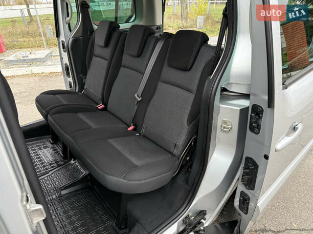 Серый Рено Кенгу, объемом двигателя 1.5 л и пробегом 196 тыс. км за 12999 $, фото 101 на Automoto.ua