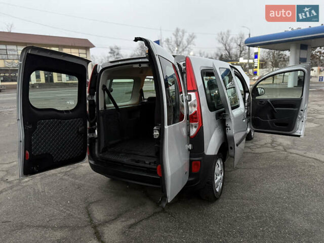 Серый Рено Кенгу, объемом двигателя 1.5 л и пробегом 172 тыс. км за 12999 $, фото 85 на Automoto.ua