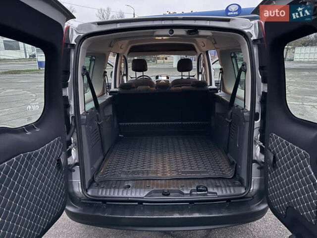 Серый Рено Кенгу, объемом двигателя 1.5 л и пробегом 172 тыс. км за 12999 $, фото 62 на Automoto.ua