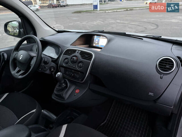 Серый Рено Кенгу, объемом двигателя 1.5 л и пробегом 172 тыс. км за 12999 $, фото 40 на Automoto.ua