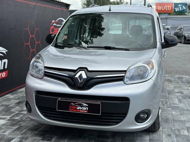 Серый Рено Кенгу, объемом двигателя 1.5 л и пробегом 171 тыс. км за 12800 $, фото 3 на Automoto.ua