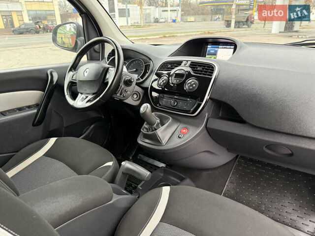 Серый Рено Кенгу, объемом двигателя 1.5 л и пробегом 196 тыс. км за 12999 $, фото 49 на Automoto.ua