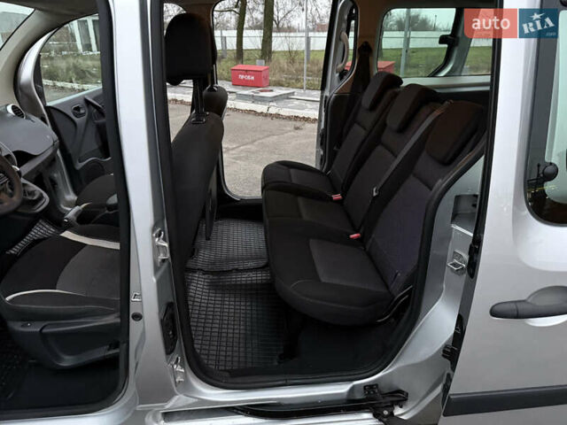 Серый Рено Кенгу, объемом двигателя 1.5 л и пробегом 172 тыс. км за 12999 $, фото 56 на Automoto.ua