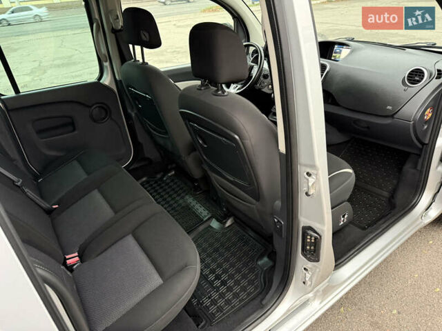 Серый Рено Кенгу, объемом двигателя 1.5 л и пробегом 196 тыс. км за 12999 $, фото 52 на Automoto.ua