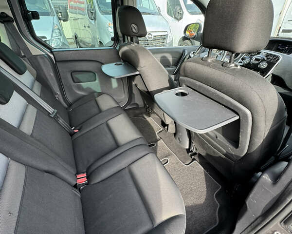 Серый Рено Кенгу, объемом двигателя 1.2 л и пробегом 155 тыс. км за 12900 $, фото 29 на Automoto.ua