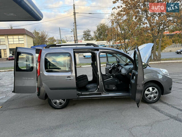 Сірий Рено Кєнгу, об'ємом двигуна 1.5 л та пробігом 126 тис. км за 12599 $, фото 107 на Automoto.ua