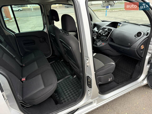 Серый Рено Кенгу, объемом двигателя 1.5 л и пробегом 196 тыс. км за 12999 $, фото 42 на Automoto.ua