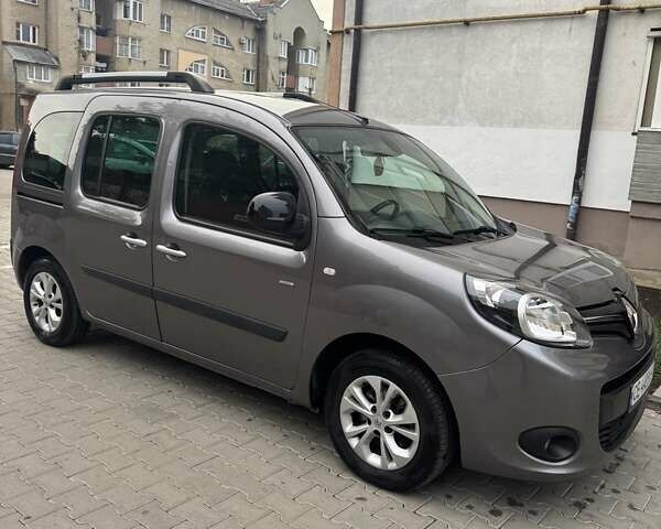 Серый Рено Кенгу, объемом двигателя 1.46 л и пробегом 203 тыс. км за 13200 $, фото 26 на Automoto.ua