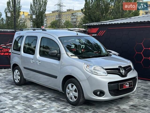 Серый Рено Кенгу, объемом двигателя 1.5 л и пробегом 171 тыс. км за 12800 $, фото 23 на Automoto.ua