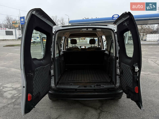 Серый Рено Кенгу, объемом двигателя 1.5 л и пробегом 172 тыс. км за 12999 $, фото 61 на Automoto.ua