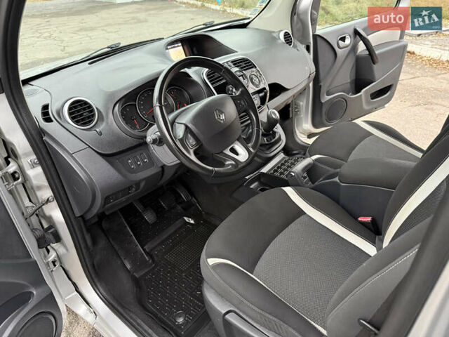 Серый Рено Кенгу, объемом двигателя 1.5 л и пробегом 196 тыс. км за 12999 $, фото 6 на Automoto.ua