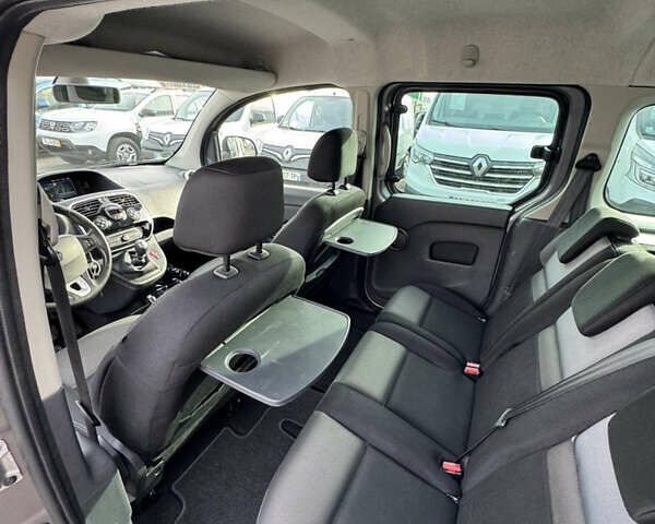 Серый Рено Кенгу, объемом двигателя 1.2 л и пробегом 155 тыс. км за 12900 $, фото 21 на Automoto.ua