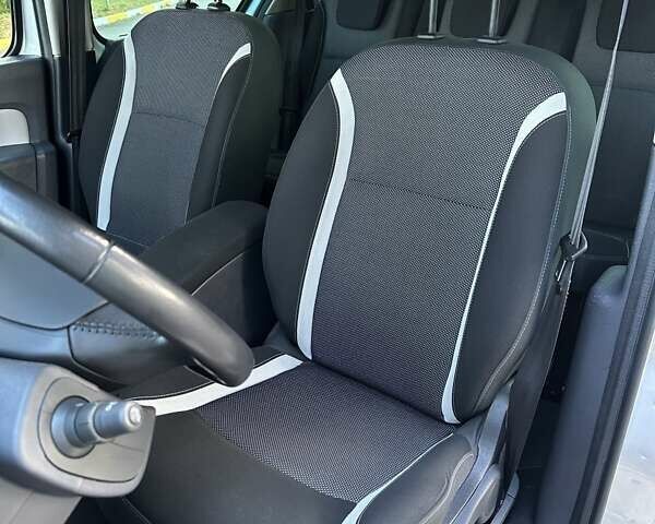 Рено Кєнгу 2016 у Буче на Automoto.ua Сірий Рено Кєнгу, об'ємом двигуна 1.5 л та пробігом 196 тис. км за 13500 $, фото 16 на Automoto.ua