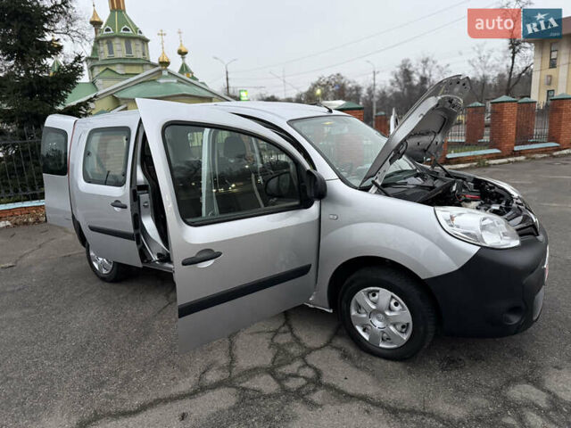 Серый Рено Кенгу, объемом двигателя 1.5 л и пробегом 172 тыс. км за 12999 $, фото 79 на Automoto.ua