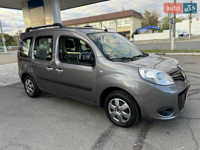 Сірий Рено Кєнгу, об'ємом двигуна 1.5 л та пробігом 126 тис. км за 12599 $, фото 13 на Automoto.ua